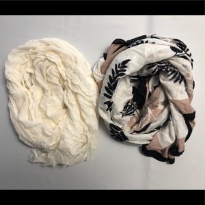 🌸 2 piece dressy scarves bundle.  Cream & floral